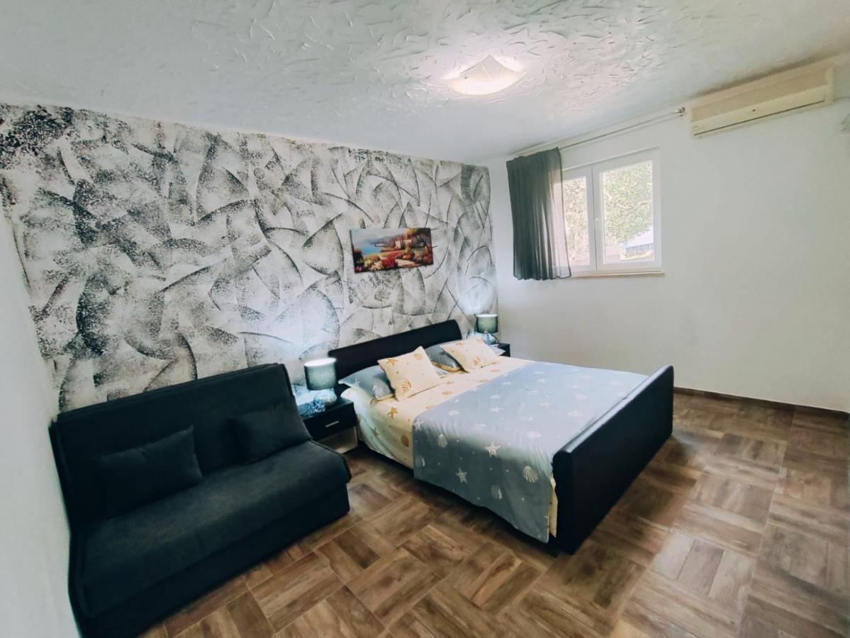 Apartmani Nada Mustapic Brela Exterior foto