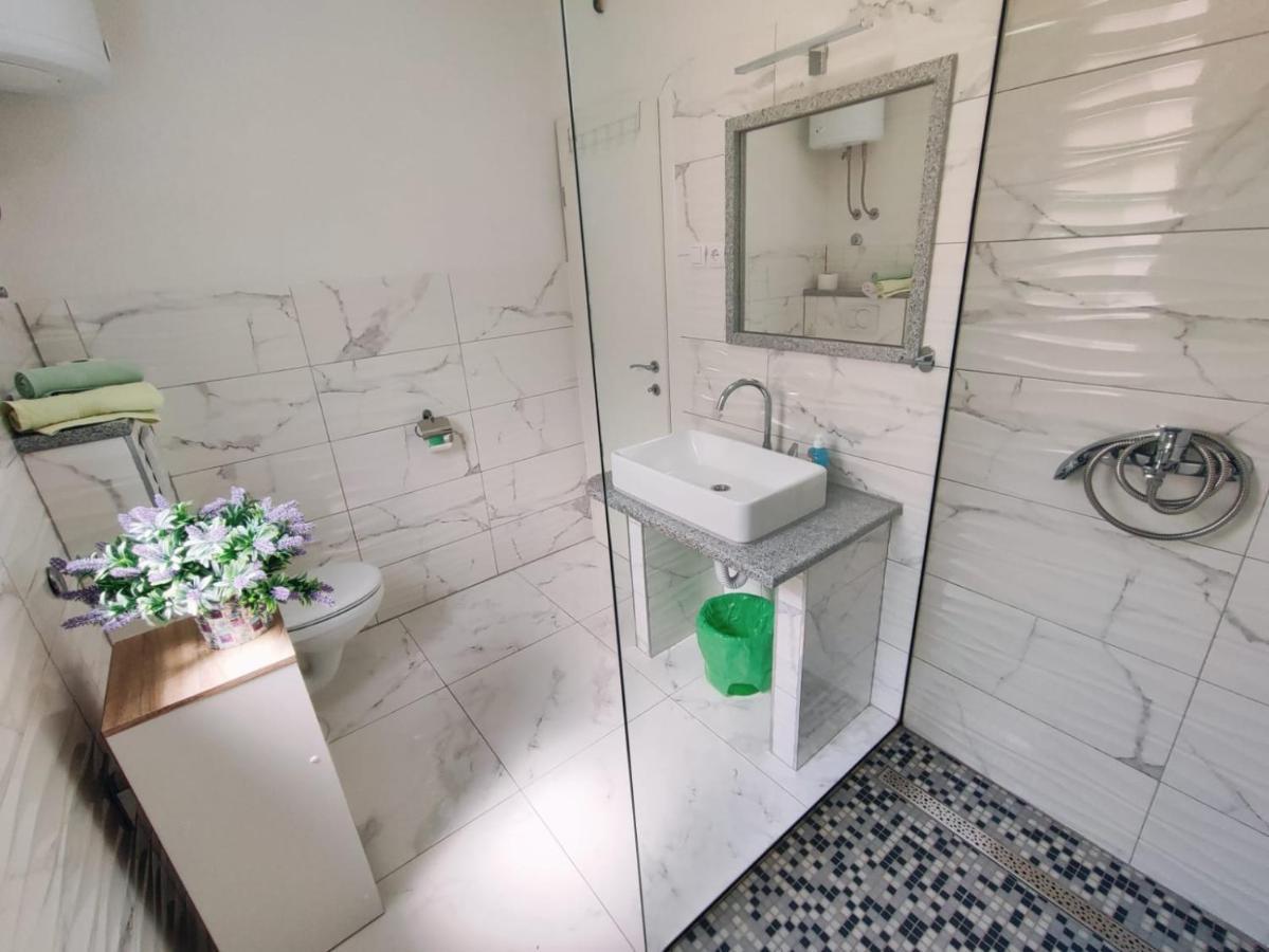 Apartmani Nada Mustapic Brela Exterior foto