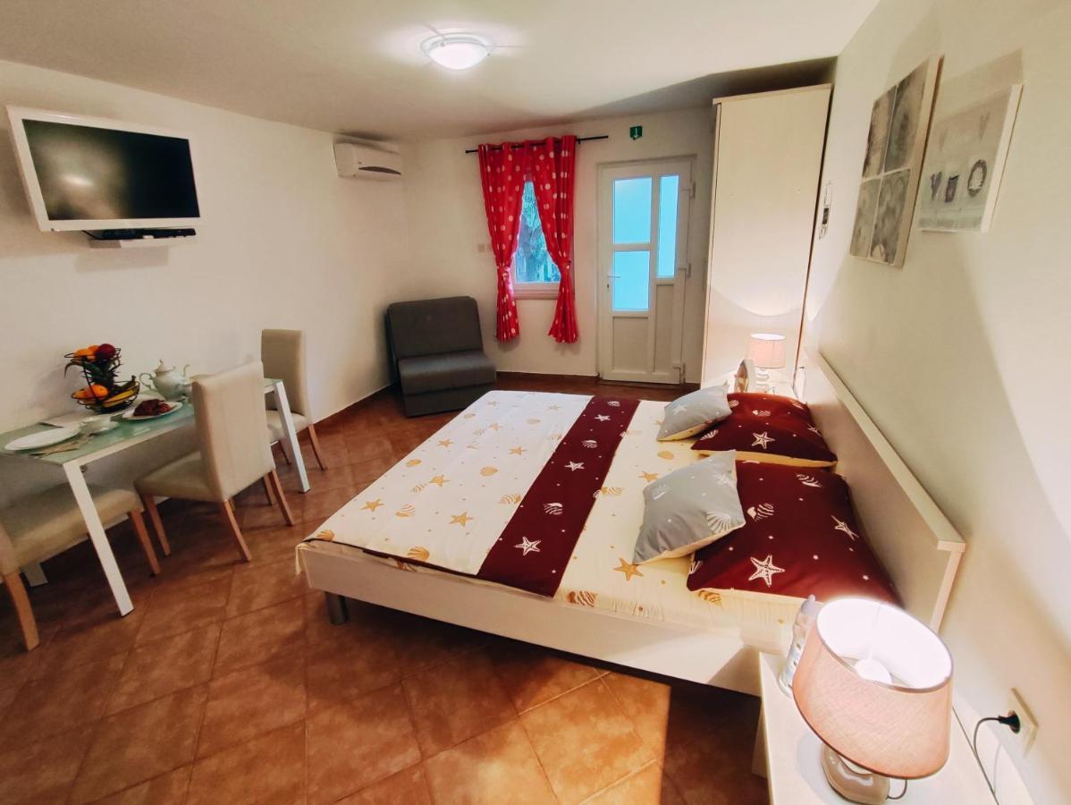 Apartmani Nada Mustapic Brela Exterior foto