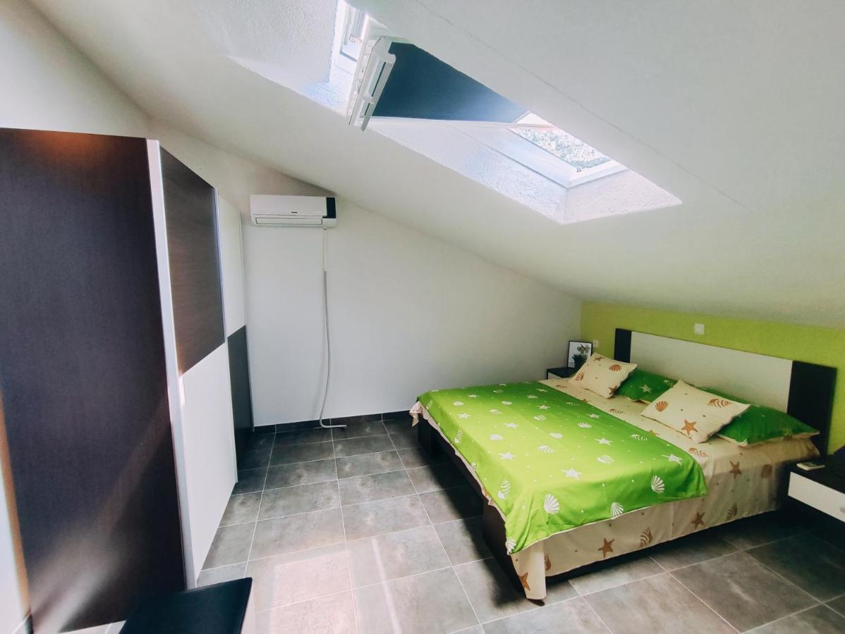 Apartmani Nada Mustapic Brela Exterior foto