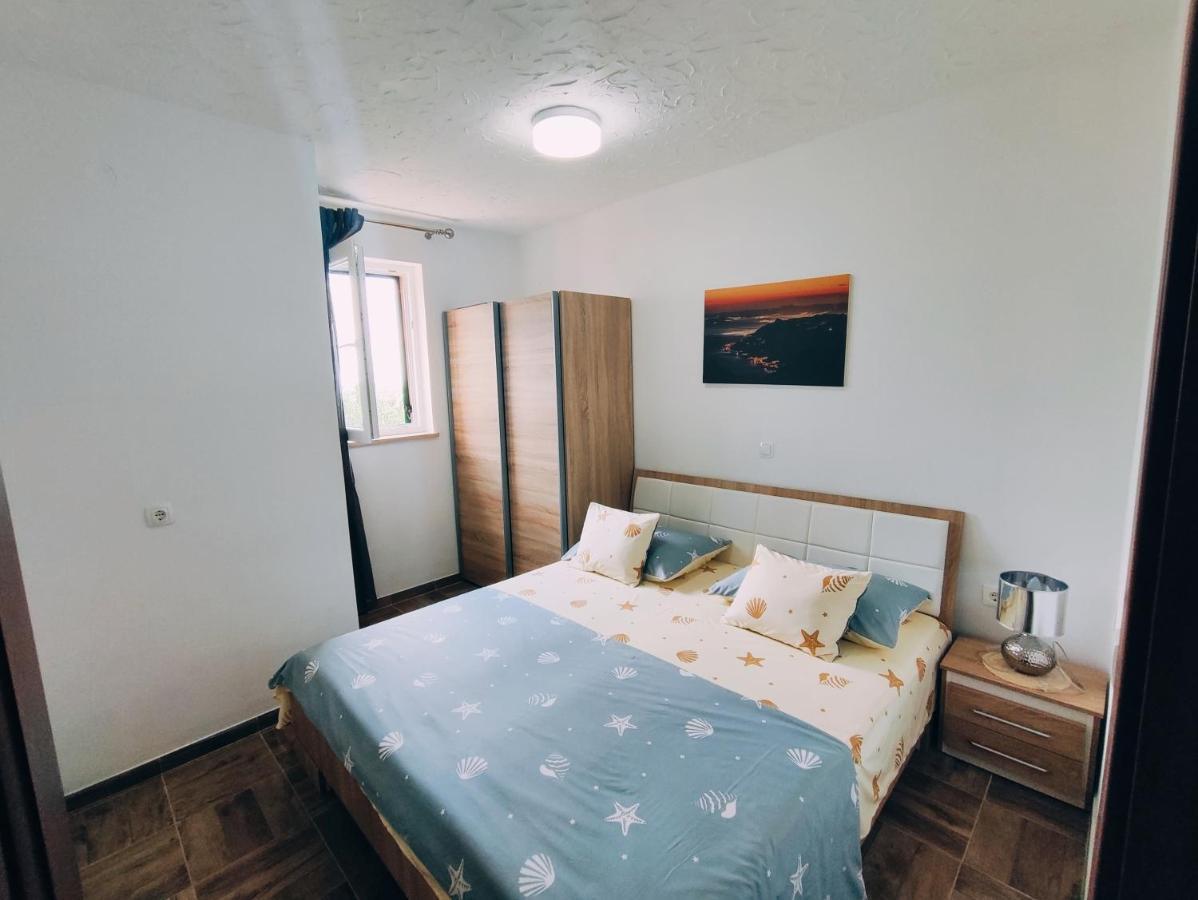 Apartmani Nada Mustapic Brela Exterior foto