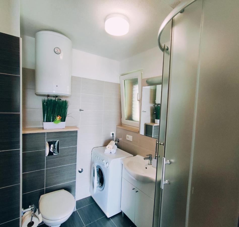 Apartmani Nada Mustapic Brela Exterior foto